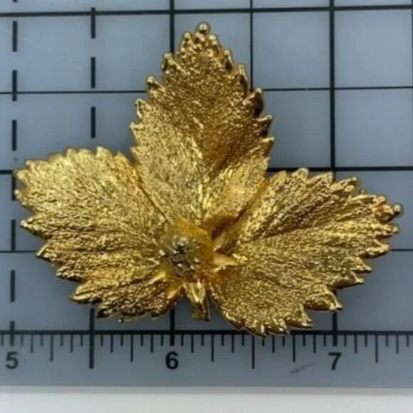 Vintage Gold Electropated Leaf Brooch Breveté Mark E in D Maker Botanical Style - Picture 5 of 5